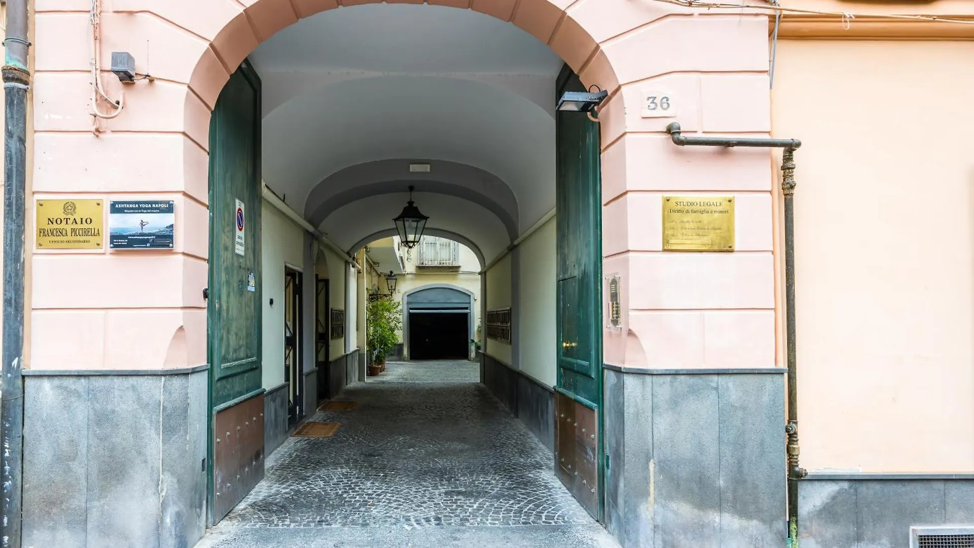 Apartment Kea Home, Entire House In The Heart Of Naples Italy