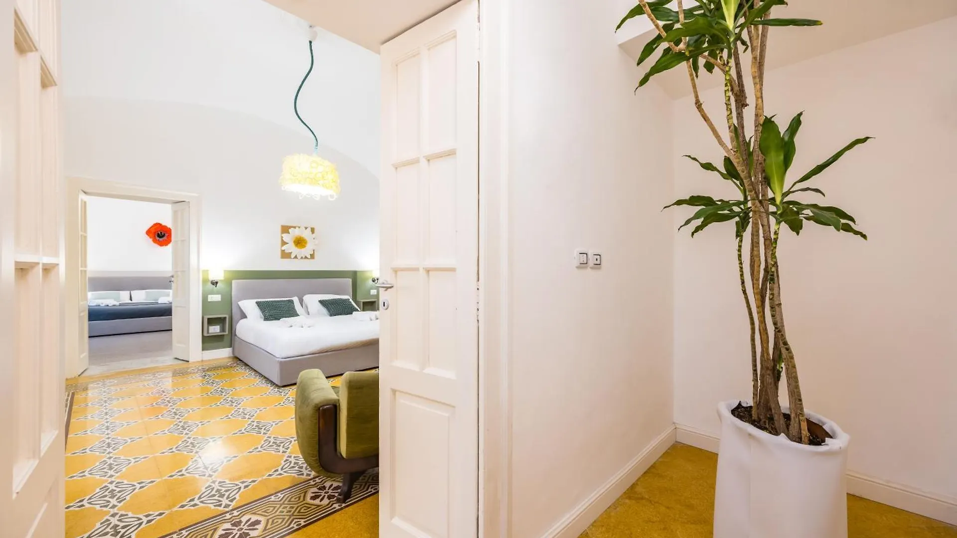 Kea Home, Entire House In The Heart Of Naples Apartment