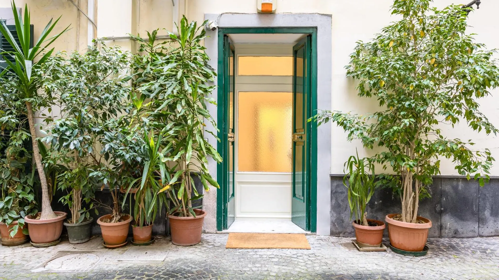 Kea Home, Entire House In The Heart Of Naples 0*,